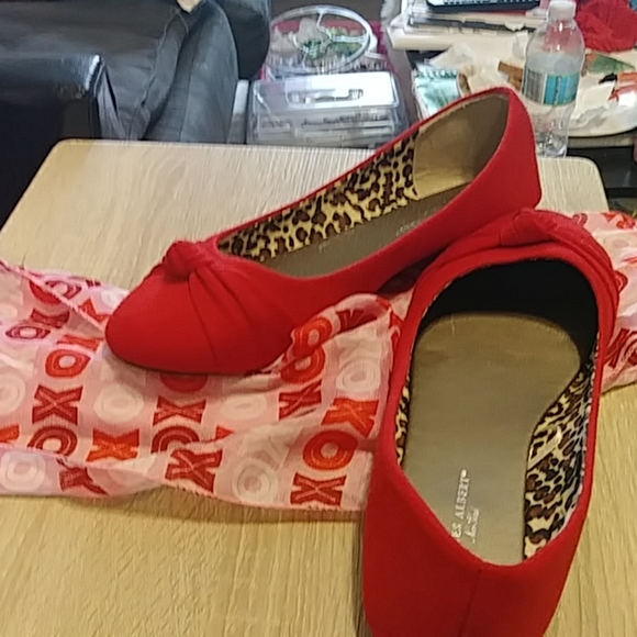 Handcrafted Ring - Picture 5 of 8